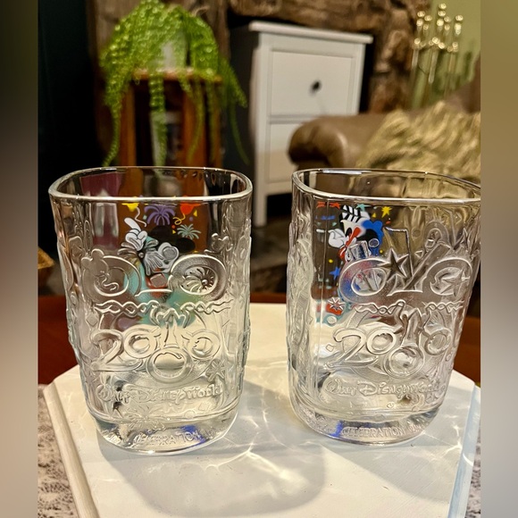 Pair of Vintage Walt Disney World Celebration Cups from 2000 - Picture 5 of 10